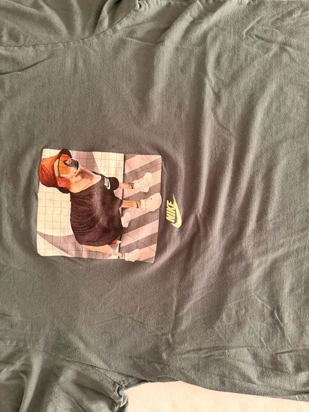 Nike The Nike Tee Graphic Dog in Sunglasses T-Shirt Size L - Picture 2 of 6